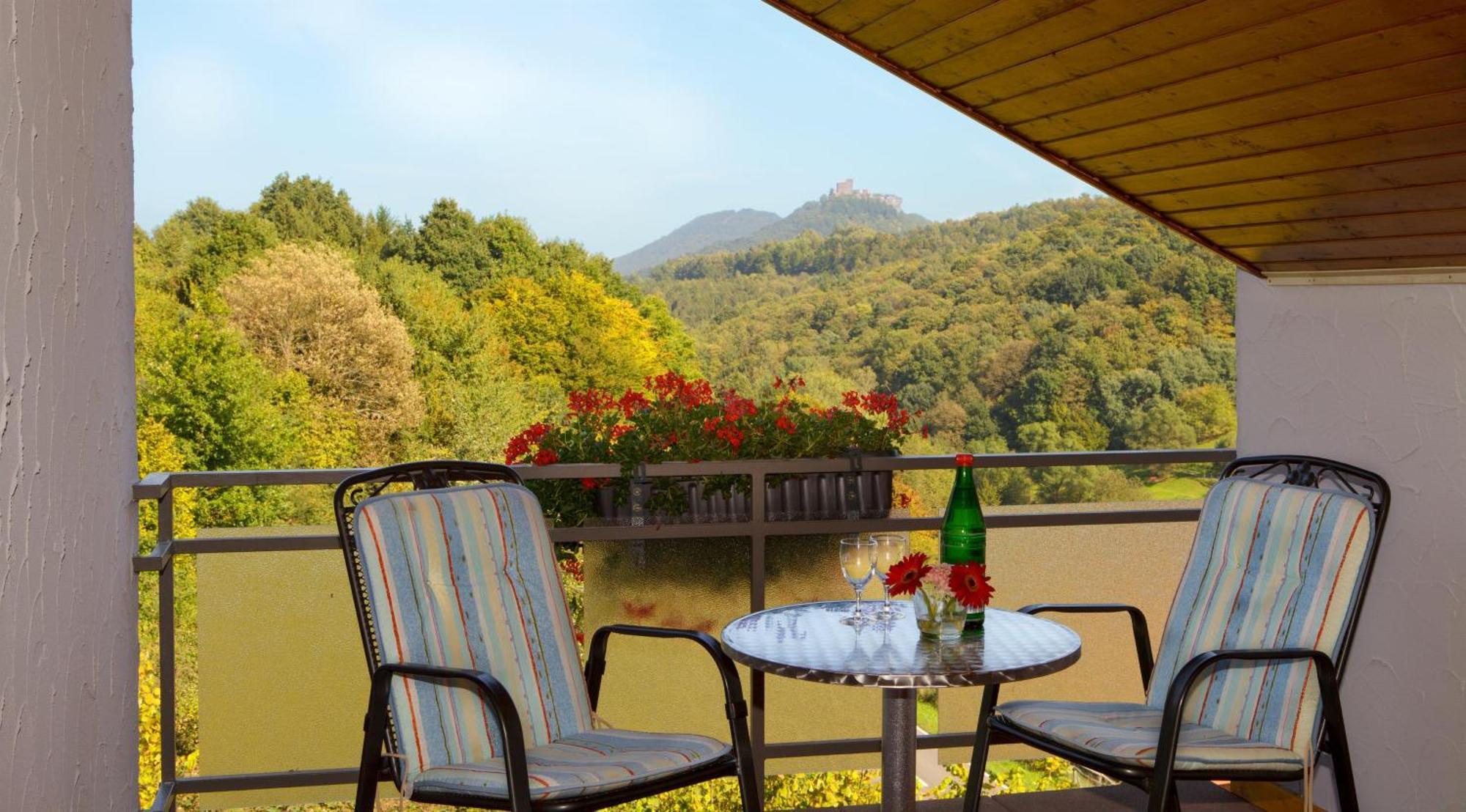 Gasthaus Trifelsblick Wernersberg Экстерьер фото